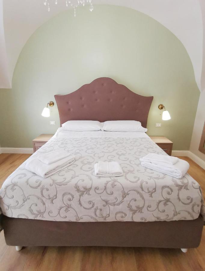 Opera Relais 85 Panzió Messina Kültér fotó